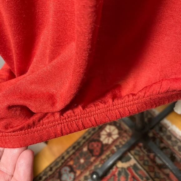 Ann Taylor Loft Red Sleeveless Top with Silver Sequins, Elastic Waist, Size LP - Picture 4 of 10